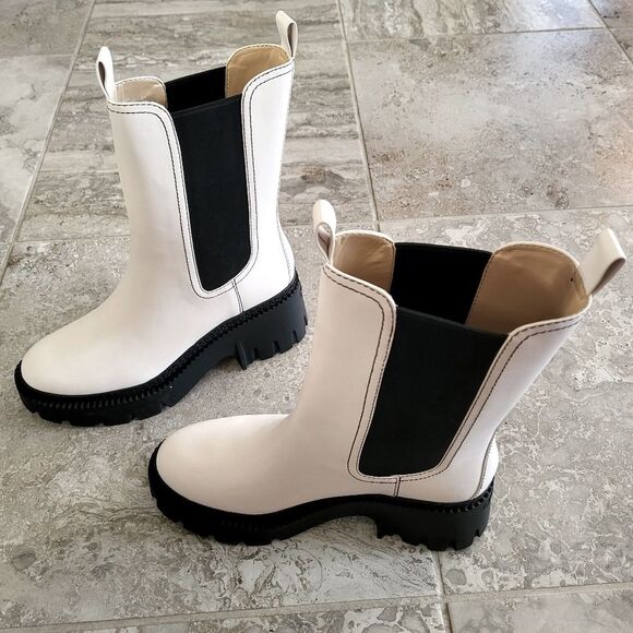 Coach Alexa Leather Bootie in Chalk/Black, New, Size 11 - Picture 7 of 16